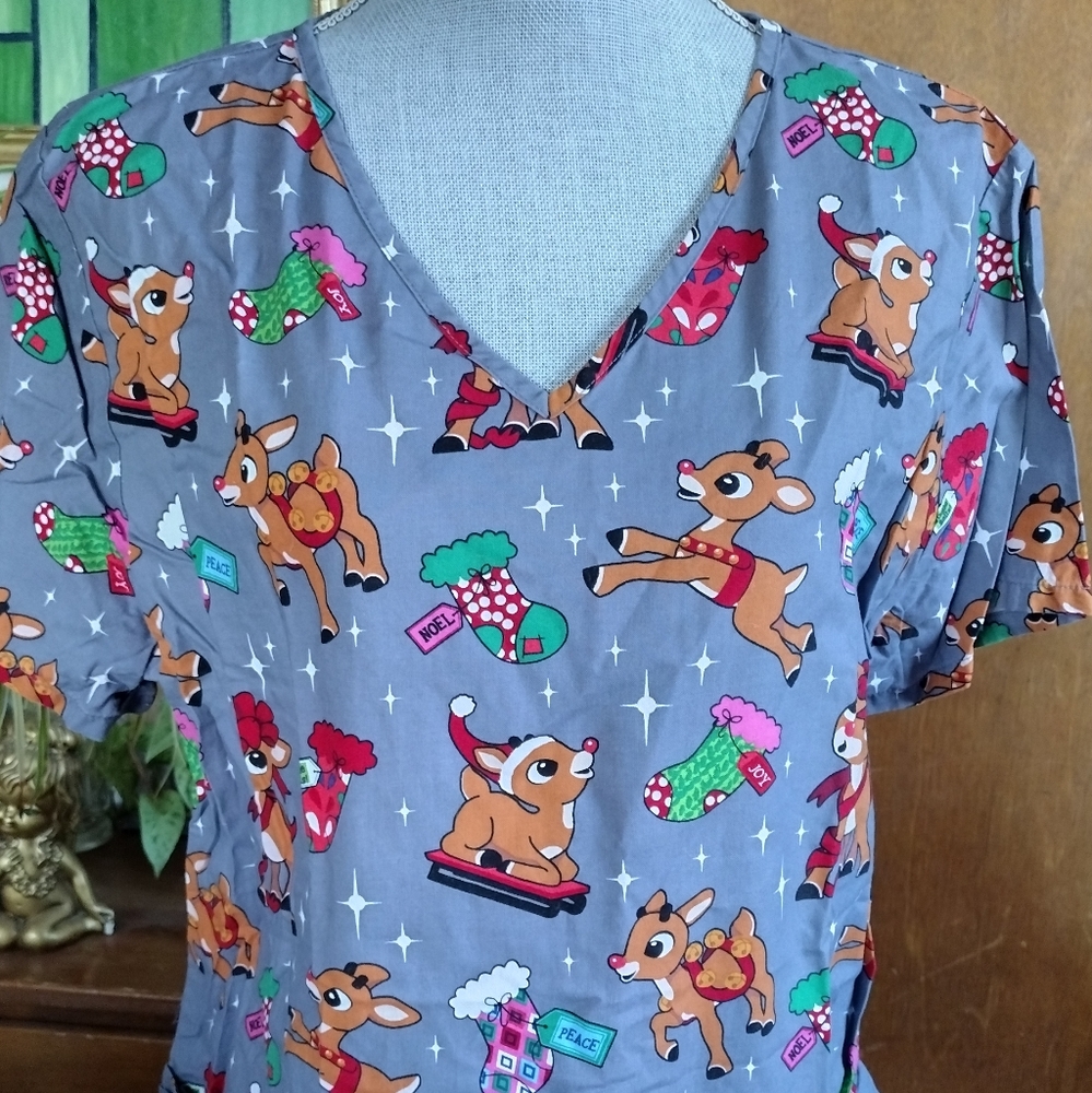 Rudolph Women's Scrub Top Reindeer Medical 100% cotton Sz L